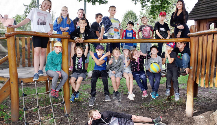 Nadupané příměšťáky bez mobilu frčí