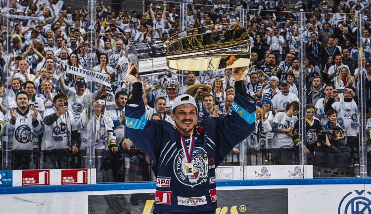 Rekordman Bílých Tygrů Lukáš Derner se loučí s hráčskou kariérou. U týmu ale zůstává