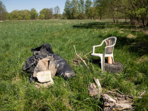 Při úklidu Smědé ve Višňové našli dobrovolníci i malou loď či popelnici