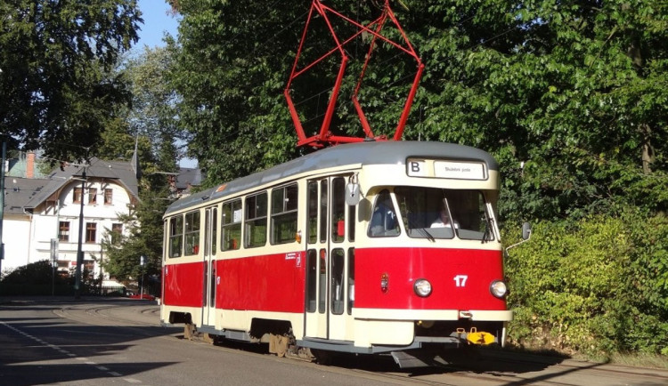Před 65 lety začaly v Liberci jezdit tramvaje T2. Výročí připomenou historické jízdy