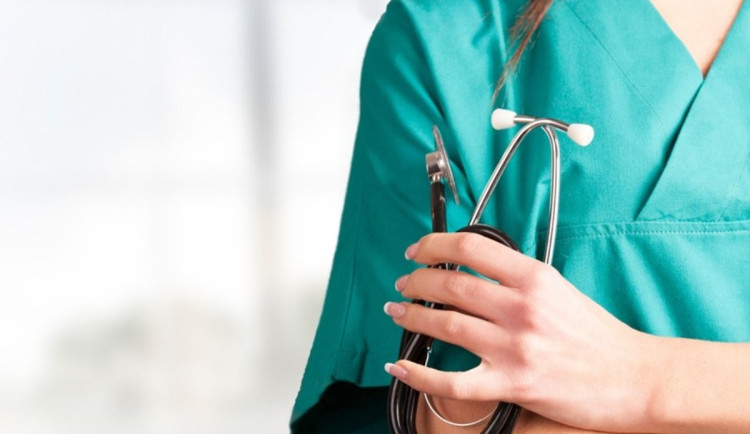 Nedoceněná profese plná paradoxů. V Brně zlepšují postavení zdravotních sester