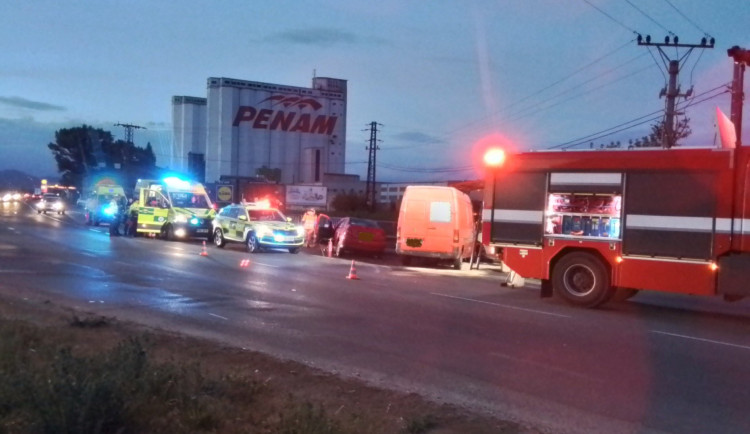 Hasiči zasahovali u dopravní nehody v Zábřehu. Vyžádala si pět zraněných