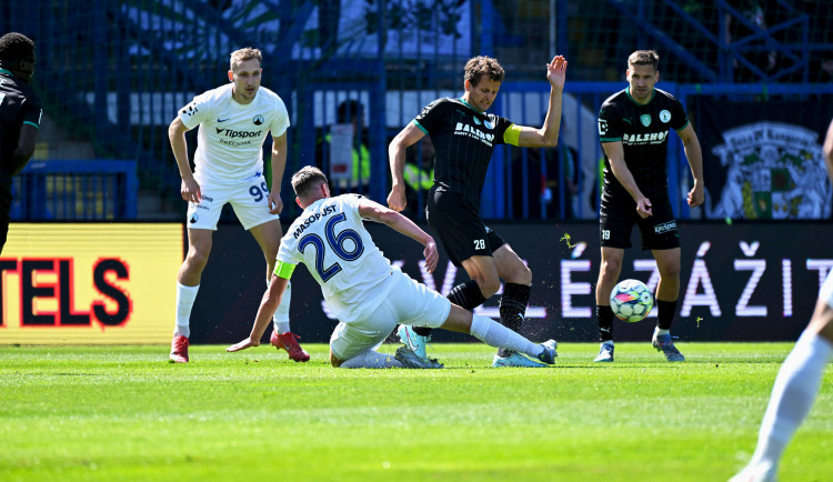 Výhra 1:0 nad Bohemians nestačila, Slovanu končí sezona
