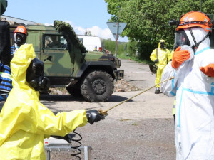 Liberečtí chemici na cvičení na Slovensku: pracovali s ostrými bojovými látkami