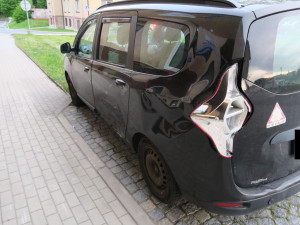 Srážka auta s čtyřkolkou v Tanvaldu. Řidička nedala přednost