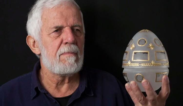 Zemřela legenda českého rytého skla Arno Čančík.