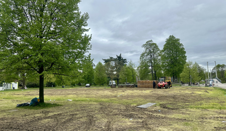Fanzóna, těžká technika a majáles. Sokolák dostal před sezonou opravdu zabrat