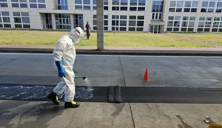 Hasiči ukončují dezinfekce aut na hraničních přechodech. Prováděli je kvůli šíření slintavky