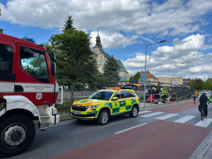 Ve Frýdlantě spadl do řeky mladý muž, do nemocnice ho transportoval vrtulník