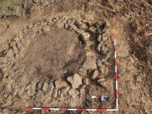 Na nově budovaném obchvatu Svoru našli archeologové vlčí jámu, tedy past na vlky