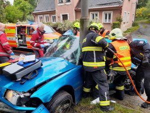 Těžkou nehodu ve Vesci nahlásil na tísňovou linku chytrý telefon