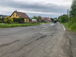 Nejrozbitější městská silnice v Liberci, ulice Karlovská, se dočká kompletní opravy