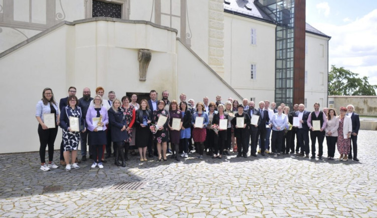 Zlatá popelnice 2024: nejlíp třídí v Jilemnice, Dubé a Pasekách nad Jizerou