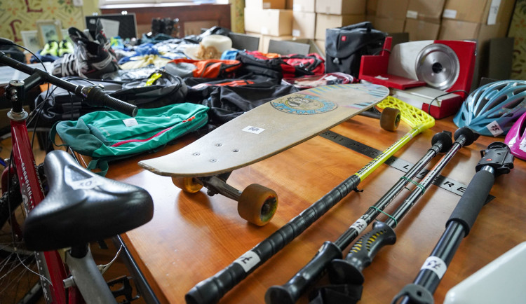 Ilustrační foto - věci z loňské dražby.