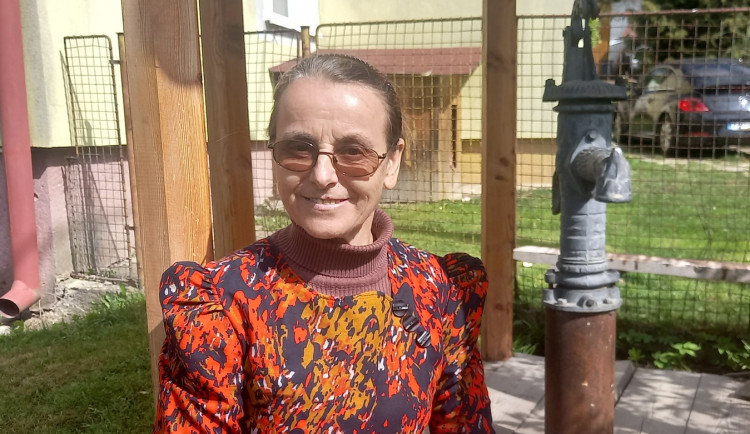 Marie Šindelková se v Africe stará o sirotky. Působí jí to radost