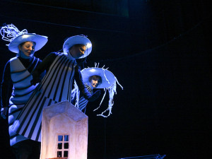 Naivní divadlo uvede odloženou premiéru inscenace Tři zlaté vlasy děda Vševěda