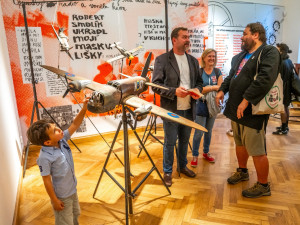 Výstava v Severočeském muzeu ukazuje loutkářské začátky studentů DAMU