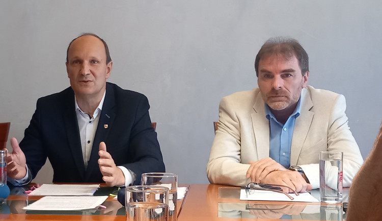 Náměstek Popelka se omluvil za svůj útok na Evu Decroix. Byla to hloupost, řekl