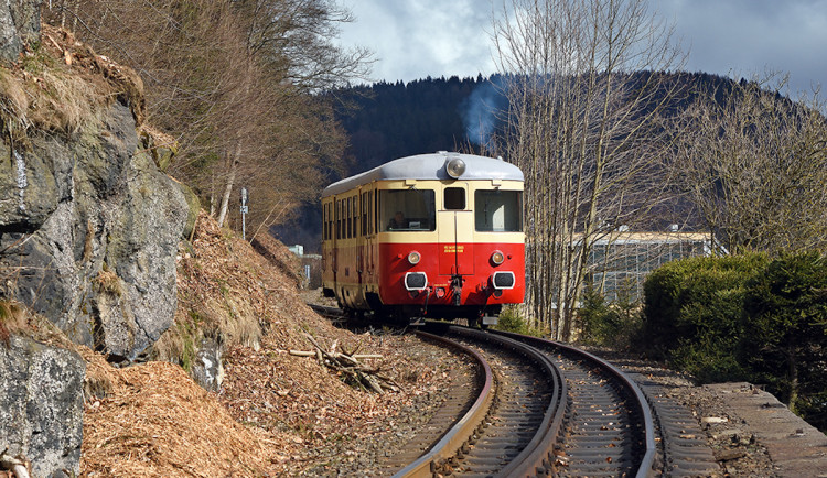 Letní jízdy na Zubačce proběhnou i přes výluku na části trati