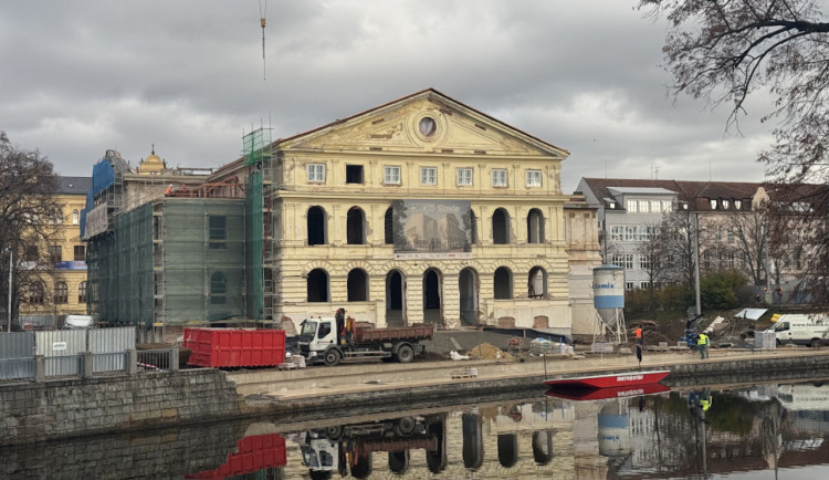 POLITICKÁ KORIDA: Jaký by měl být kulturní program v KD Slavie?