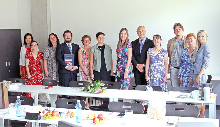 Učitelé chybí. Liberecká univerzita nabízí kurzy pro lidi z praxe