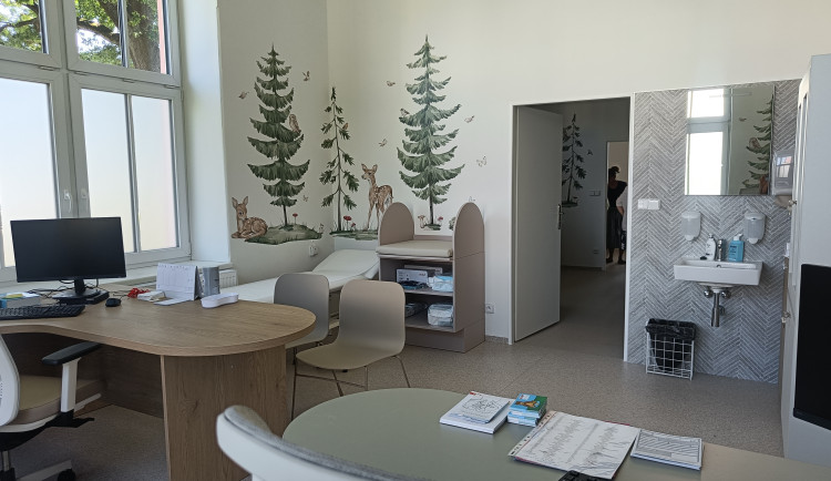 Hostinné si udrželo pediatrickou ambulanci, o děti se postarají dvě lékařky