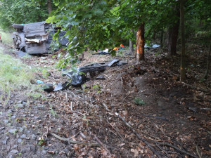 Vážná nehoda u Kuřívod. Řidička vylétla ze silnice, do nemocnice ji transportoval vrtulník