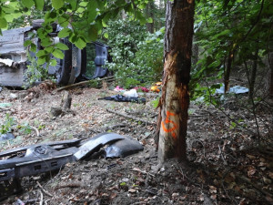 Vážná nehoda u Kuřívod. Řidička vylétla ze silnice, do nemocnice ji transportoval vrtulník