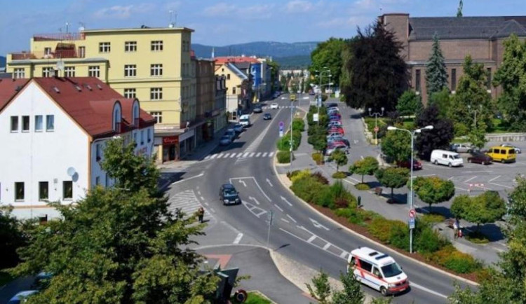 Po měsíci provozu nového parkovacího systému řeší Jablonec nad Nisou 900 pokut