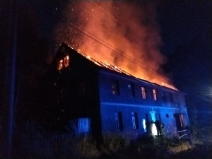 Pestrý víkend hasičů. Požáry, nehody i záchrana káčat či kotěte zaseklého v rouře