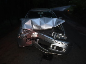 Mladá řidička nezvládla řízení a narazila do stromu. Nadýchala na 1,3 promile