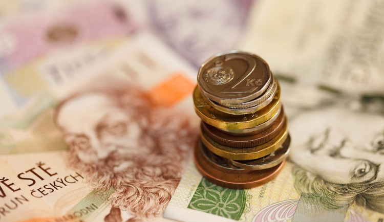 Zahraniční obchod v květnu 2025 s přebytkem 13,3 miliardy korun