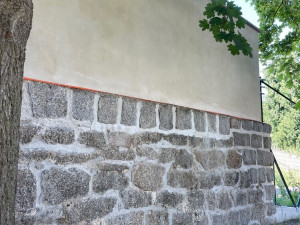 Liberec nechal v parku zvaném Mrtvolky obnovit obvodové zdi Zahrady vzpomínek