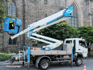 Výměna svítidel na Mariánském náměstí.