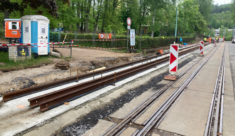 Ilustrační foto z opravy tramvajového svršku v Riegrově ulici v Liberci.