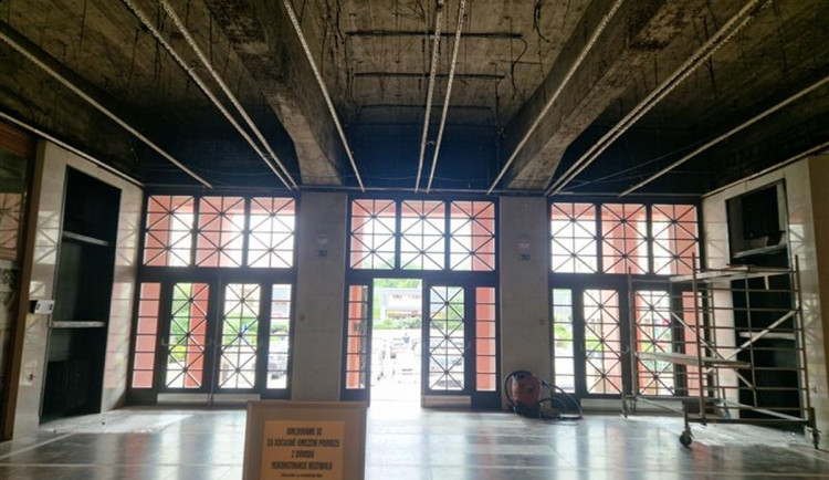 Letní investice v Sokolově. Peníze jdou hlavně do škol, veřejných budov i silnic