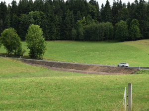 Na silnici z Horního Maxova do Lučan se řidiči dočkali nového povrchu