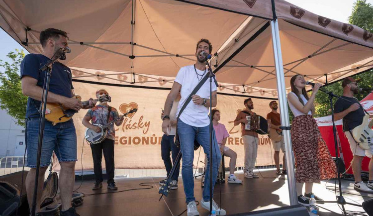 Kapela Jelen přijede do Liberce. Zažijte mini koncert zdarma přímo u Kauflandu