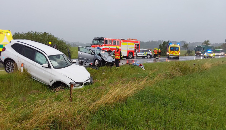 Čelní střet aut u Jablonného nepřežil spolujezdec. Je sedmou letošní obětí nehody