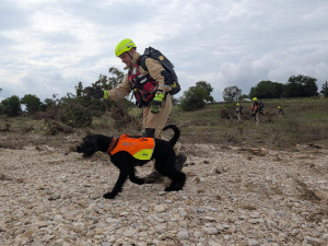 Mise týmu českých hasičů v Texasu končí. V ČR přistanou ve středu ráno