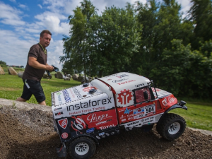 Součástí Hamerského léta budou i závody RC modelů, věrných kopií Dakarových aut