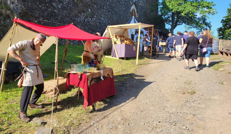 Počasí jim přeje. Státní hrady a zámky v kraji mají zatím nejvyšší návštěvnost za šest let