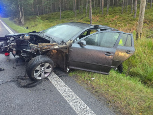 Vážná nehoda v Hradčanech na Českolipsku. Řidičku transportoval do nemocnice vrtulník