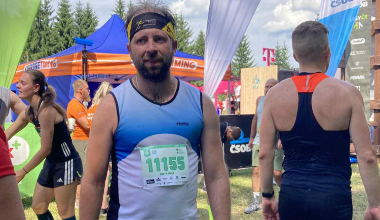 Na vlastní kůži: Účastníci závodu Běhej lesy Bílá se svezli lanovkou, pak to začalo