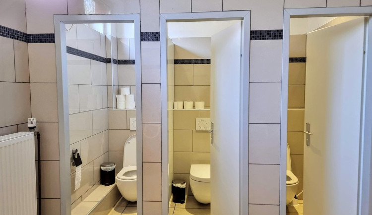 WC v Tylově ulici ve Dvoře Králové opět v provozu po vandalském poškození