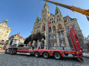 Vulpes Slávek se stěhuje. Před radnicí bude nová socha