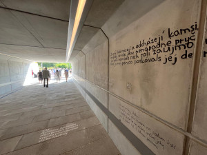 Podchod k areně je po roce a půl hotový. Nahradil letitý propustek