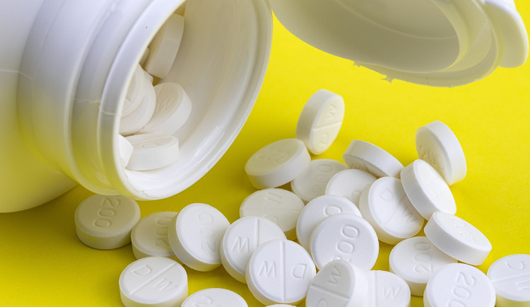 Spor o doplňky stravy: Lékaři varují, farmaceuti požadují omluvu