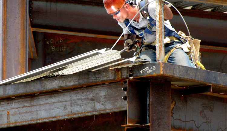 ČSÚ: Zaměstnanost roste díky službám, nezaměstnanost dosáhla 2,8 %