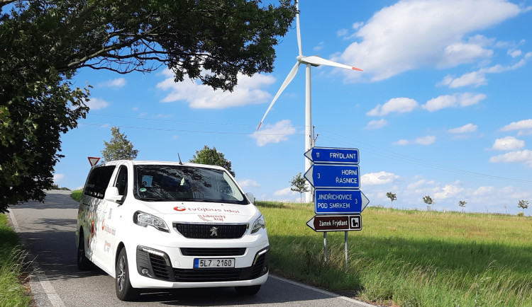 Služba TvůjBus se na Frýdlantsku osvědčila. Od září je plnohodnotnou linkou IDOLu